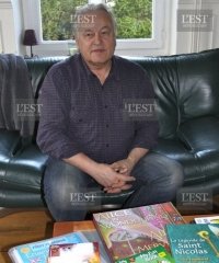 Jean-Claude Baudroux a rédigé une soixantaine de livres dont 45 ont été publiés.